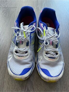 New Balance 880v4 Women’s White and Blue Athletic Running Shoes W880SB4